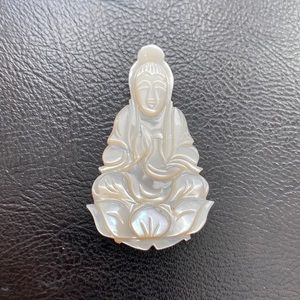 Shell Pearl Carving Kwan/Quan Yin Female Buddha White Loose Pendant Large